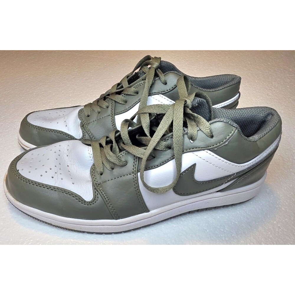 Air Jordan 1 Low "Military Green" Size 9.5